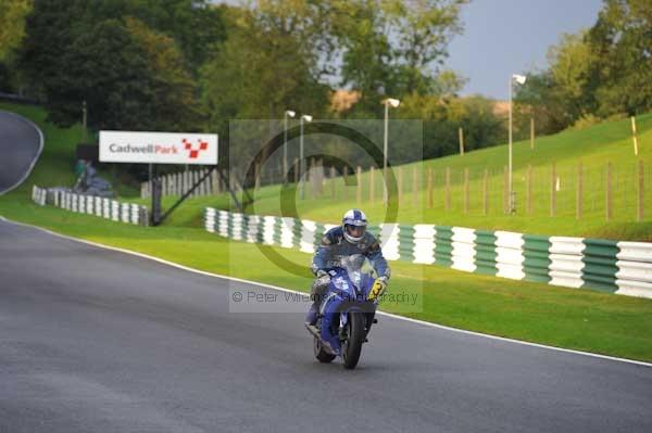 Motorcycle action photographs;cadwell;cadwell park photographs;event digital images;eventdigitalimages;motor racing louth lincolnshire;no limits trackday;peter wileman photography;trackday;trackday digital images;trackday photos