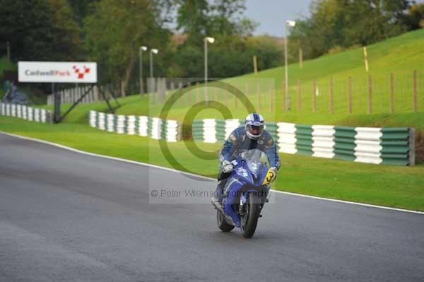 Motorcycle action photographs;cadwell;cadwell park photographs;event digital images;eventdigitalimages;motor racing louth lincolnshire;no limits trackday;peter wileman photography;trackday;trackday digital images;trackday photos