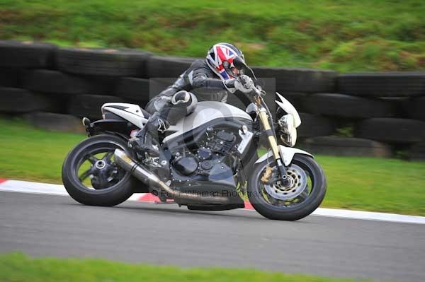 Motorcycle action photographs;cadwell;cadwell park photographs;event digital images;eventdigitalimages;motor racing louth lincolnshire;no limits trackday;peter wileman photography;trackday;trackday digital images;trackday photos