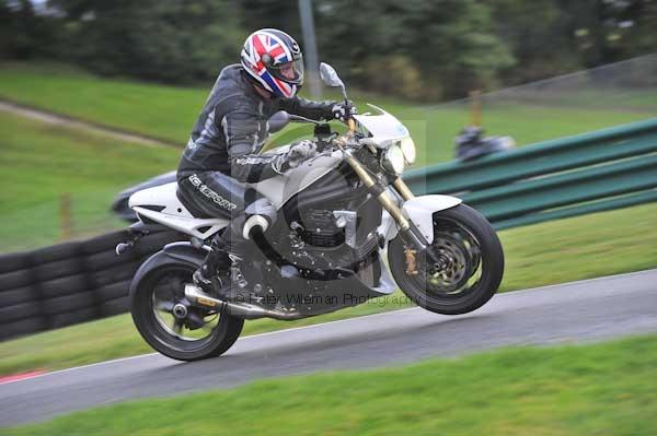Motorcycle action photographs;cadwell;cadwell park photographs;event digital images;eventdigitalimages;motor racing louth lincolnshire;no limits trackday;peter wileman photography;trackday;trackday digital images;trackday photos