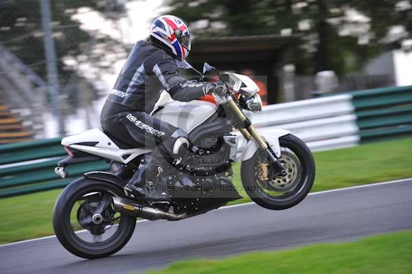 Motorcycle action photographs;cadwell;cadwell park photographs;event digital images;eventdigitalimages;motor racing louth lincolnshire;no limits trackday;peter wileman photography;trackday;trackday digital images;trackday photos