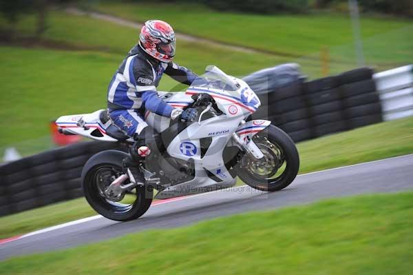 Motorcycle action photographs;cadwell;cadwell park photographs;event digital images;eventdigitalimages;motor racing louth lincolnshire;no limits trackday;peter wileman photography;trackday;trackday digital images;trackday photos