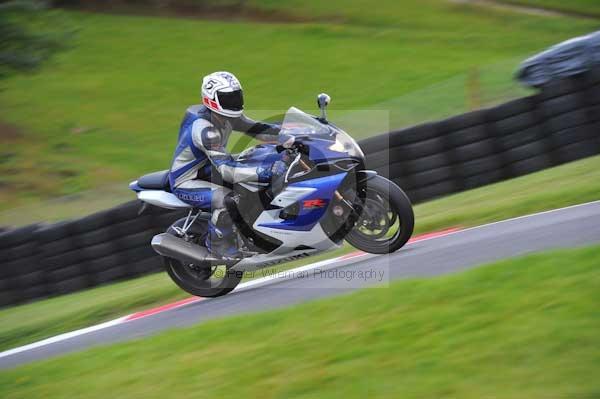 Motorcycle action photographs;cadwell;cadwell park photographs;event digital images;eventdigitalimages;motor racing louth lincolnshire;no limits trackday;peter wileman photography;trackday;trackday digital images;trackday photos