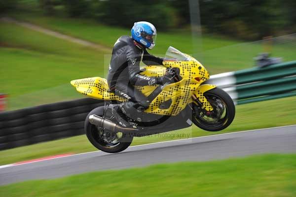 Motorcycle action photographs;cadwell;cadwell park photographs;event digital images;eventdigitalimages;motor racing louth lincolnshire;no limits trackday;peter wileman photography;trackday;trackday digital images;trackday photos