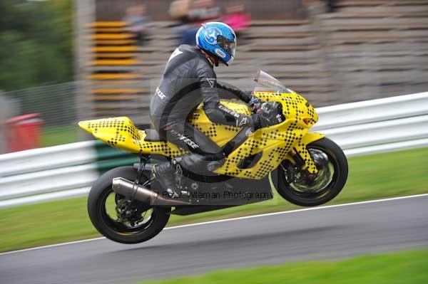 Motorcycle action photographs;cadwell;cadwell park photographs;event digital images;eventdigitalimages;motor racing louth lincolnshire;no limits trackday;peter wileman photography;trackday;trackday digital images;trackday photos