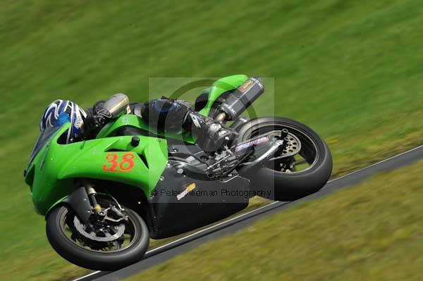 Motorcycle action photographs;cadwell;cadwell park photographs;event digital images;eventdigitalimages;motor racing louth lincolnshire;no limits trackday;peter wileman photography;trackday;trackday digital images;trackday photos