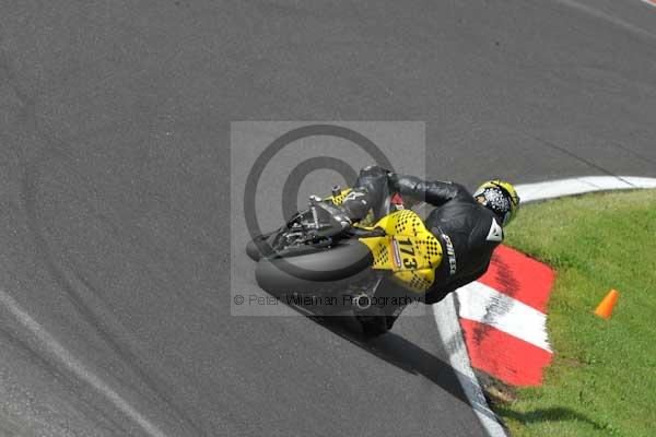 Motorcycle action photographs;cadwell;cadwell park photographs;event digital images;eventdigitalimages;motor racing louth lincolnshire;no limits trackday;peter wileman photography;trackday;trackday digital images;trackday photos