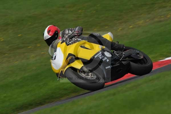 Motorcycle action photographs;cadwell;cadwell park photographs;event digital images;eventdigitalimages;motor racing louth lincolnshire;no limits trackday;peter wileman photography;trackday;trackday digital images;trackday photos