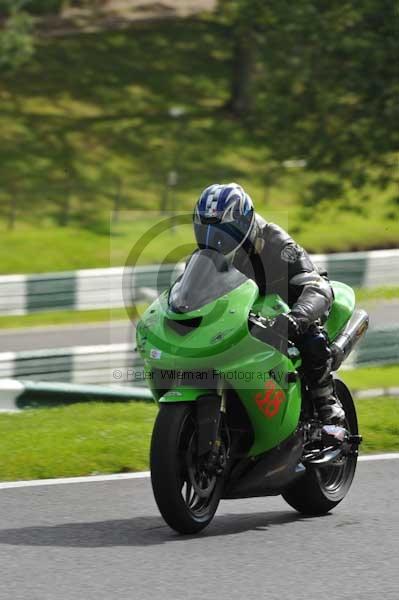 Motorcycle action photographs;cadwell;cadwell park photographs;event digital images;eventdigitalimages;motor racing louth lincolnshire;no limits trackday;peter wileman photography;trackday;trackday digital images;trackday photos