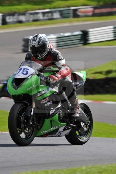 Motorcycle action photographs;cadwell;cadwell park photographs;event digital images;eventdigitalimages;motor racing louth lincolnshire;no limits trackday;peter wileman photography;trackday;trackday digital images;trackday photos