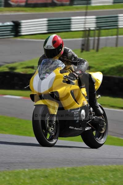 Motorcycle action photographs;cadwell;cadwell park photographs;event digital images;eventdigitalimages;motor racing louth lincolnshire;no limits trackday;peter wileman photography;trackday;trackday digital images;trackday photos