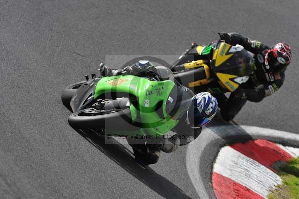 Motorcycle action photographs;cadwell;cadwell park photographs;event digital images;eventdigitalimages;motor racing louth lincolnshire;no limits trackday;peter wileman photography;trackday;trackday digital images;trackday photos