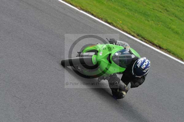 Motorcycle action photographs;cadwell;cadwell park photographs;event digital images;eventdigitalimages;motor racing louth lincolnshire;no limits trackday;peter wileman photography;trackday;trackday digital images;trackday photos