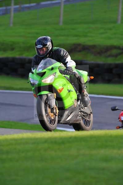 Motorcycle action photographs;cadwell;cadwell park photographs;event digital images;eventdigitalimages;motor racing louth lincolnshire;no limits trackday;peter wileman photography;trackday;trackday digital images;trackday photos