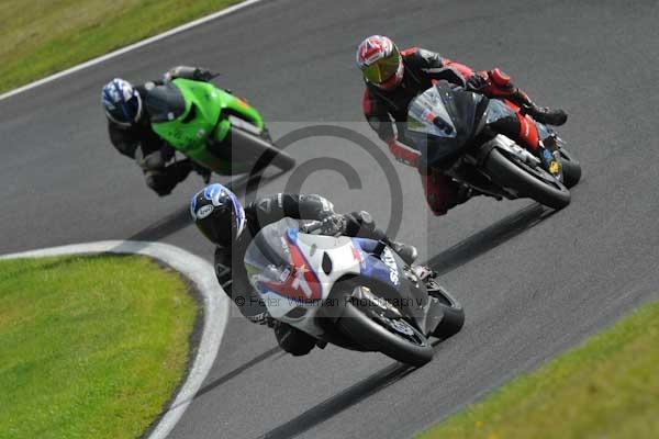 Motorcycle action photographs;cadwell;cadwell park photographs;event digital images;eventdigitalimages;motor racing louth lincolnshire;no limits trackday;peter wileman photography;trackday;trackday digital images;trackday photos