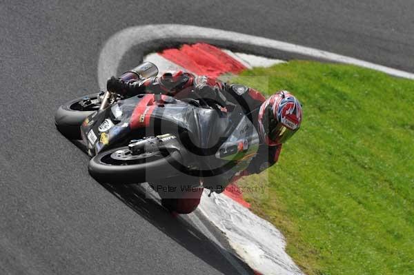Motorcycle action photographs;cadwell;cadwell park photographs;event digital images;eventdigitalimages;motor racing louth lincolnshire;no limits trackday;peter wileman photography;trackday;trackday digital images;trackday photos