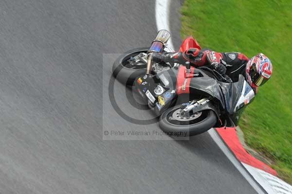 Motorcycle action photographs;cadwell;cadwell park photographs;event digital images;eventdigitalimages;motor racing louth lincolnshire;no limits trackday;peter wileman photography;trackday;trackday digital images;trackday photos