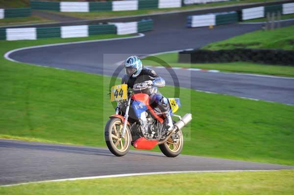 Motorcycle action photographs;cadwell;cadwell park photographs;event digital images;eventdigitalimages;motor racing louth lincolnshire;no limits trackday;peter wileman photography;trackday;trackday digital images;trackday photos
