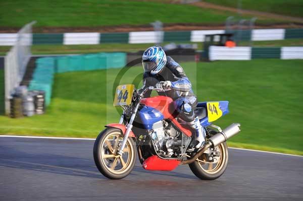 Motorcycle action photographs;cadwell;cadwell park photographs;event digital images;eventdigitalimages;motor racing louth lincolnshire;no limits trackday;peter wileman photography;trackday;trackday digital images;trackday photos