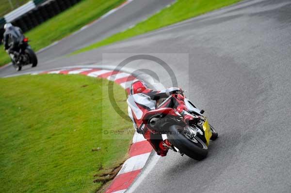 Motorcycle action photographs;cadwell;cadwell park photographs;event digital images;eventdigitalimages;motor racing louth lincolnshire;no limits trackday;peter wileman photography;trackday;trackday digital images;trackday photos