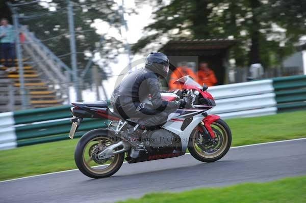 Motorcycle action photographs;cadwell;cadwell park photographs;event digital images;eventdigitalimages;motor racing louth lincolnshire;no limits trackday;peter wileman photography;trackday;trackday digital images;trackday photos