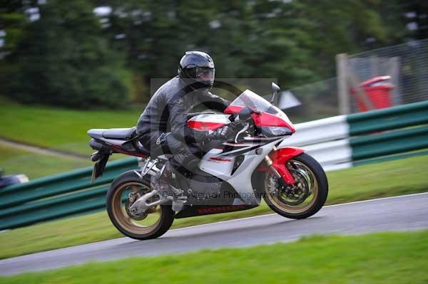 Motorcycle action photographs;cadwell;cadwell park photographs;event digital images;eventdigitalimages;motor racing louth lincolnshire;no limits trackday;peter wileman photography;trackday;trackday digital images;trackday photos