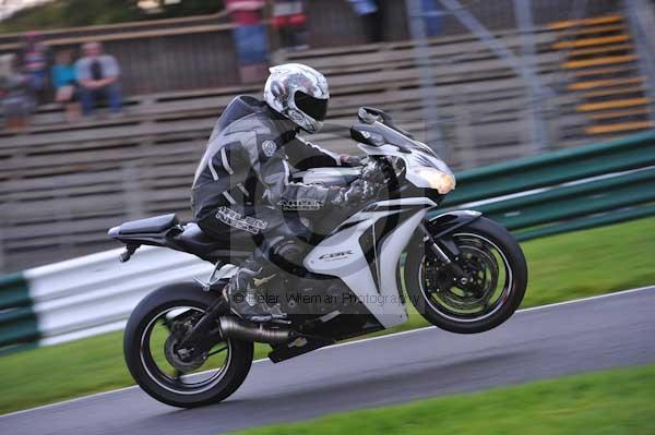 Motorcycle action photographs;cadwell;cadwell park photographs;event digital images;eventdigitalimages;motor racing louth lincolnshire;no limits trackday;peter wileman photography;trackday;trackday digital images;trackday photos
