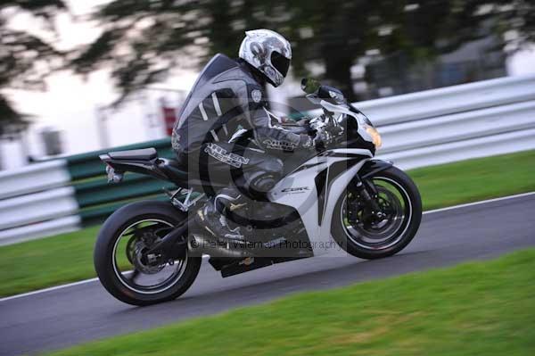 Motorcycle action photographs;cadwell;cadwell park photographs;event digital images;eventdigitalimages;motor racing louth lincolnshire;no limits trackday;peter wileman photography;trackday;trackday digital images;trackday photos