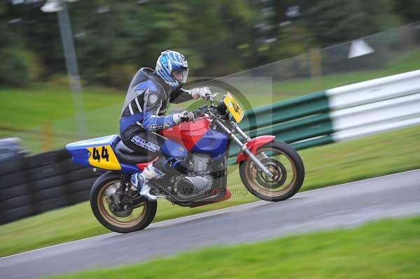 Motorcycle action photographs;cadwell;cadwell park photographs;event digital images;eventdigitalimages;motor racing louth lincolnshire;no limits trackday;peter wileman photography;trackday;trackday digital images;trackday photos
