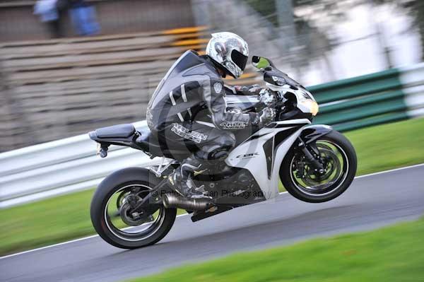 Motorcycle action photographs;cadwell;cadwell park photographs;event digital images;eventdigitalimages;motor racing louth lincolnshire;no limits trackday;peter wileman photography;trackday;trackday digital images;trackday photos