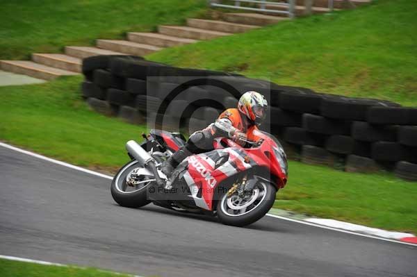Motorcycle action photographs;cadwell;cadwell park photographs;event digital images;eventdigitalimages;motor racing louth lincolnshire;no limits trackday;peter wileman photography;trackday;trackday digital images;trackday photos