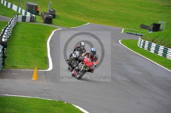 Motorcycle action photographs;cadwell;cadwell park photographs;event digital images;eventdigitalimages;motor racing louth lincolnshire;no limits trackday;peter wileman photography;trackday;trackday digital images;trackday photos