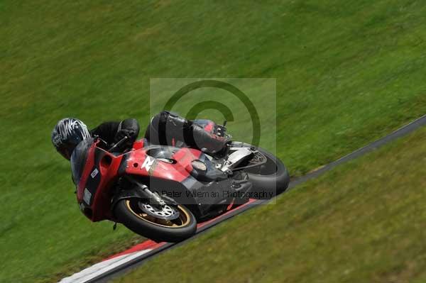 Motorcycle action photographs;cadwell;cadwell park photographs;event digital images;eventdigitalimages;motor racing louth lincolnshire;no limits trackday;peter wileman photography;trackday;trackday digital images;trackday photos