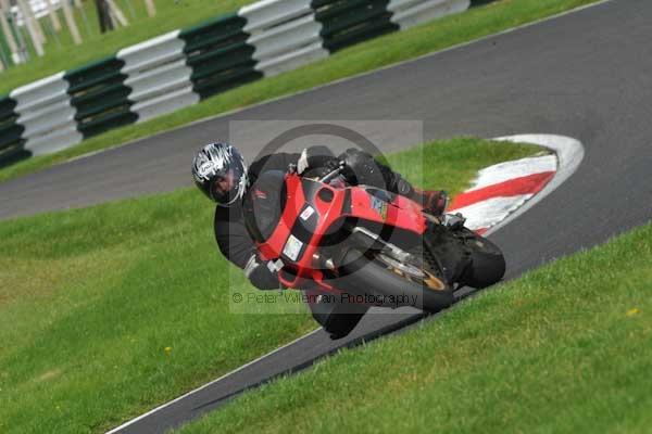 Motorcycle action photographs;cadwell;cadwell park photographs;event digital images;eventdigitalimages;motor racing louth lincolnshire;no limits trackday;peter wileman photography;trackday;trackday digital images;trackday photos