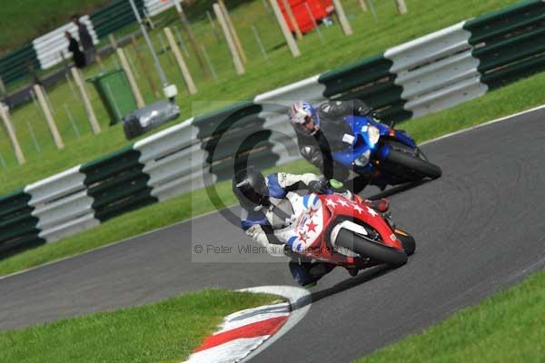 Motorcycle action photographs;cadwell;cadwell park photographs;event digital images;eventdigitalimages;motor racing louth lincolnshire;no limits trackday;peter wileman photography;trackday;trackday digital images;trackday photos