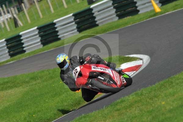 Motorcycle action photographs;cadwell;cadwell park photographs;event digital images;eventdigitalimages;motor racing louth lincolnshire;no limits trackday;peter wileman photography;trackday;trackday digital images;trackday photos