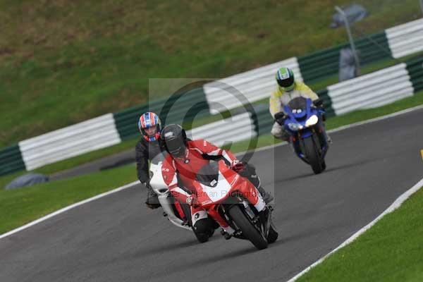 Motorcycle action photographs;cadwell;cadwell park photographs;event digital images;eventdigitalimages;motor racing louth lincolnshire;no limits trackday;peter wileman photography;trackday;trackday digital images;trackday photos