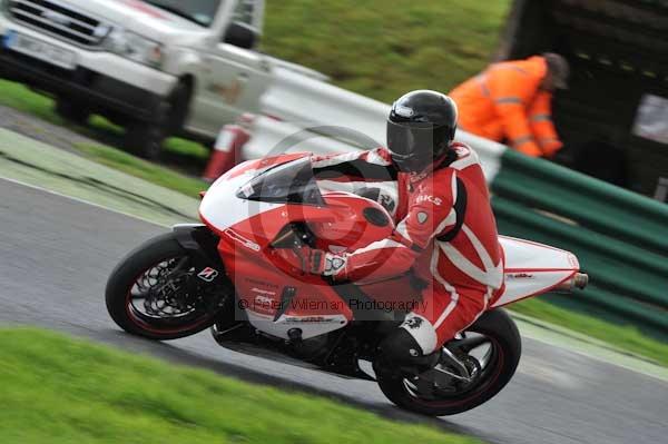 Motorcycle action photographs;cadwell;cadwell park photographs;event digital images;eventdigitalimages;motor racing louth lincolnshire;no limits trackday;peter wileman photography;trackday;trackday digital images;trackday photos