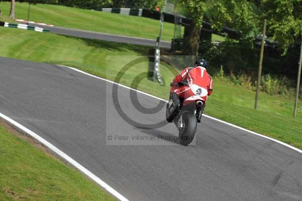 Motorcycle action photographs;cadwell;cadwell park photographs;event digital images;eventdigitalimages;motor racing louth lincolnshire;no limits trackday;peter wileman photography;trackday;trackday digital images;trackday photos