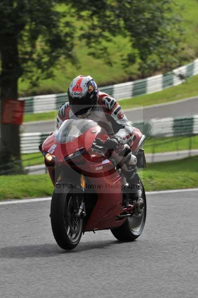 Motorcycle action photographs;cadwell;cadwell park photographs;event digital images;eventdigitalimages;motor racing louth lincolnshire;no limits trackday;peter wileman photography;trackday;trackday digital images;trackday photos