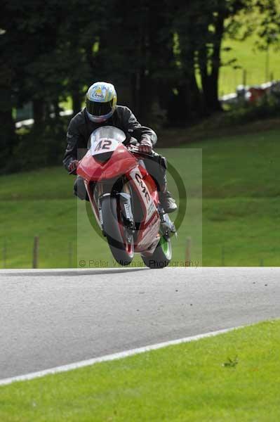 Motorcycle action photographs;cadwell;cadwell park photographs;event digital images;eventdigitalimages;motor racing louth lincolnshire;no limits trackday;peter wileman photography;trackday;trackday digital images;trackday photos