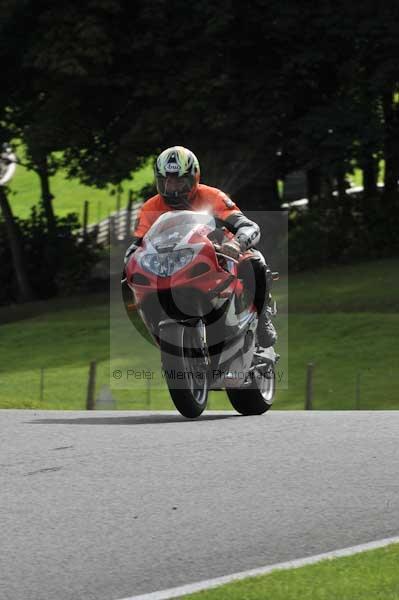 Motorcycle action photographs;cadwell;cadwell park photographs;event digital images;eventdigitalimages;motor racing louth lincolnshire;no limits trackday;peter wileman photography;trackday;trackday digital images;trackday photos