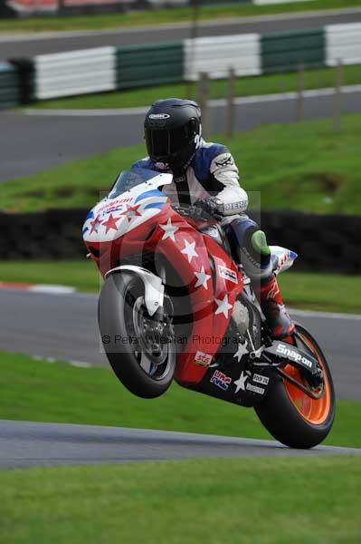Motorcycle action photographs;cadwell;cadwell park photographs;event digital images;eventdigitalimages;motor racing louth lincolnshire;no limits trackday;peter wileman photography;trackday;trackday digital images;trackday photos