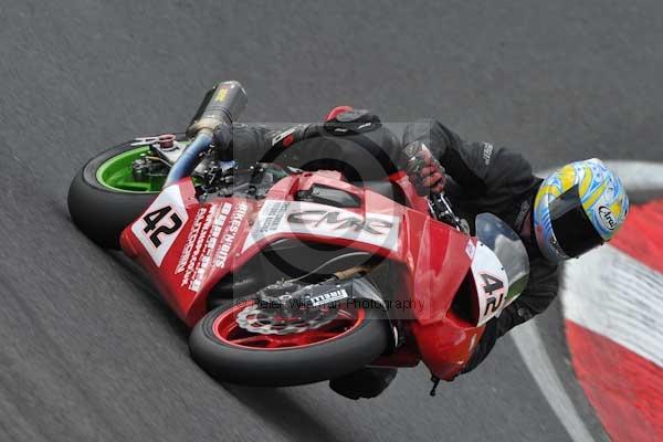 Motorcycle action photographs;cadwell;cadwell park photographs;event digital images;eventdigitalimages;motor racing louth lincolnshire;no limits trackday;peter wileman photography;trackday;trackday digital images;trackday photos