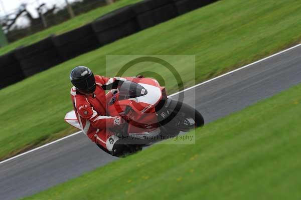 Motorcycle action photographs;cadwell;cadwell park photographs;event digital images;eventdigitalimages;motor racing louth lincolnshire;no limits trackday;peter wileman photography;trackday;trackday digital images;trackday photos