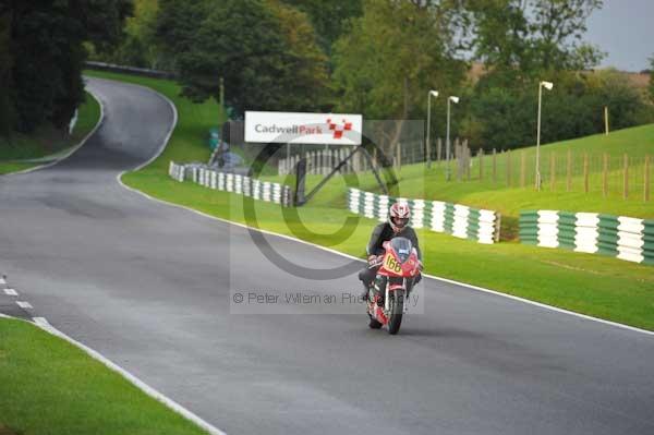 Motorcycle action photographs;cadwell;cadwell park photographs;event digital images;eventdigitalimages;motor racing louth lincolnshire;no limits trackday;peter wileman photography;trackday;trackday digital images;trackday photos