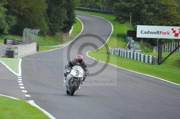Motorcycle action photographs;cadwell;cadwell park photographs;event digital images;eventdigitalimages;motor racing louth lincolnshire;no limits trackday;peter wileman photography;trackday;trackday digital images;trackday photos