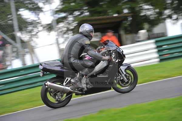 Motorcycle action photographs;cadwell;cadwell park photographs;event digital images;eventdigitalimages;motor racing louth lincolnshire;no limits trackday;peter wileman photography;trackday;trackday digital images;trackday photos