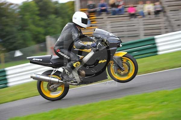 Motorcycle action photographs;cadwell;cadwell park photographs;event digital images;eventdigitalimages;motor racing louth lincolnshire;no limits trackday;peter wileman photography;trackday;trackday digital images;trackday photos