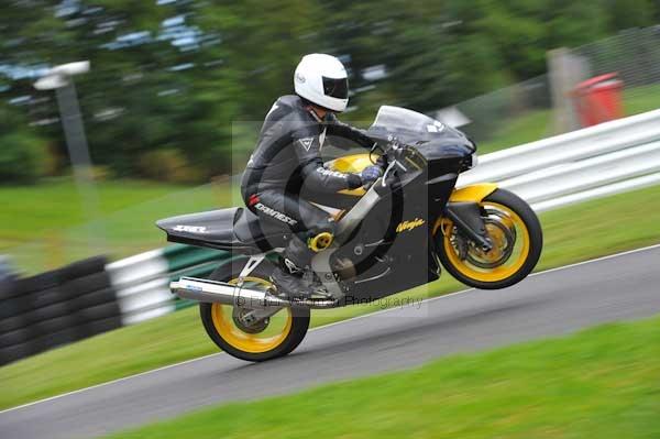 Motorcycle action photographs;cadwell;cadwell park photographs;event digital images;eventdigitalimages;motor racing louth lincolnshire;no limits trackday;peter wileman photography;trackday;trackday digital images;trackday photos